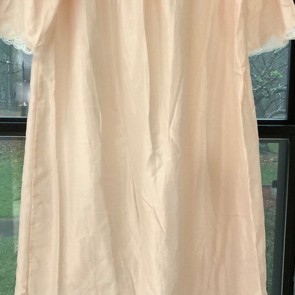 Vintage Peach Barbizon Cottage Core Satin Gown with Lace Trim Sz Small Petite - Picture 12 of 16